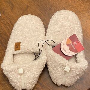 FREE EVERFOAM Slippers